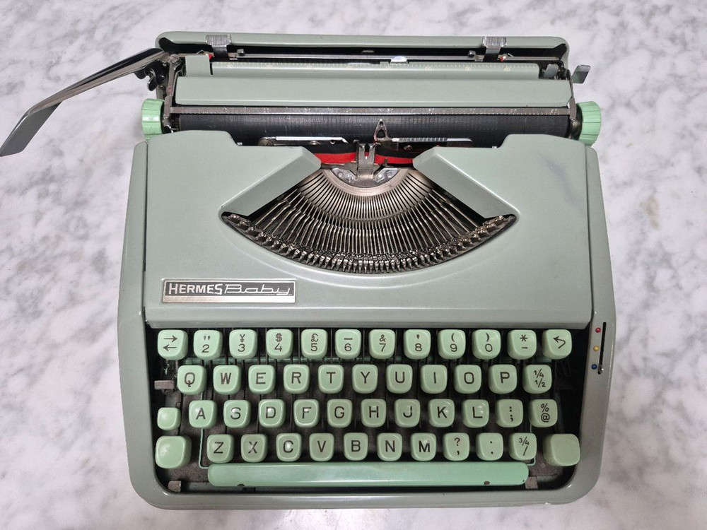 헤르메스 베이스 타자기 판매합니다 이미지