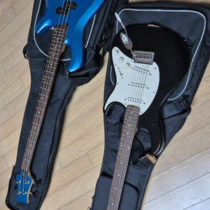 입문용 데임 베이스 기타 & 콜트 일렉 기타 이미지