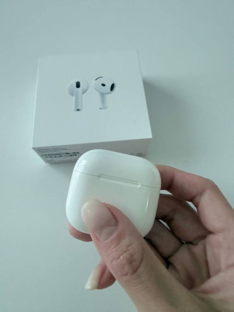 애플 새상품 에어팟 4세대 본체 케이스 이미지