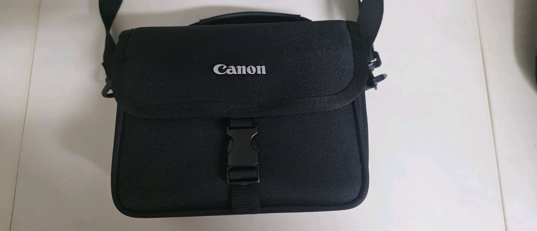 캐논 미러리스 카메라 eos m100 + 18-55mm 렌즈 이미지