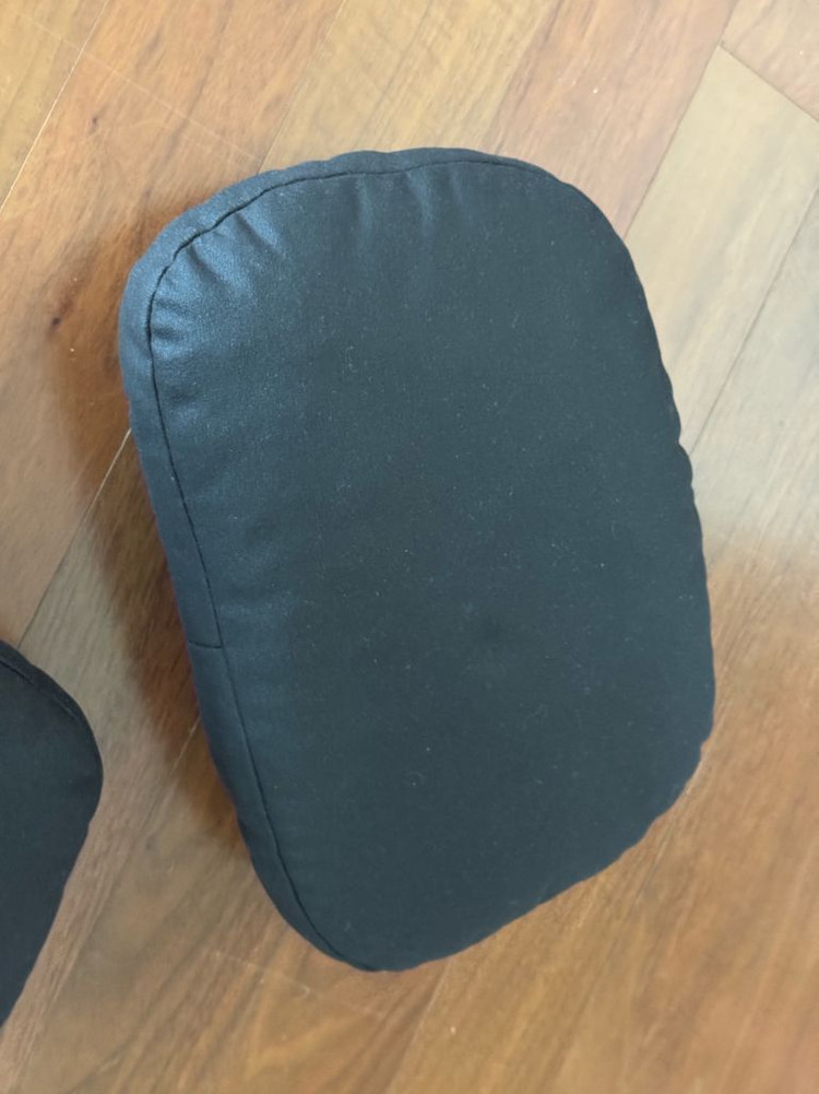 반값택포 차량용 목쿠션 2개 팝니다 이미지