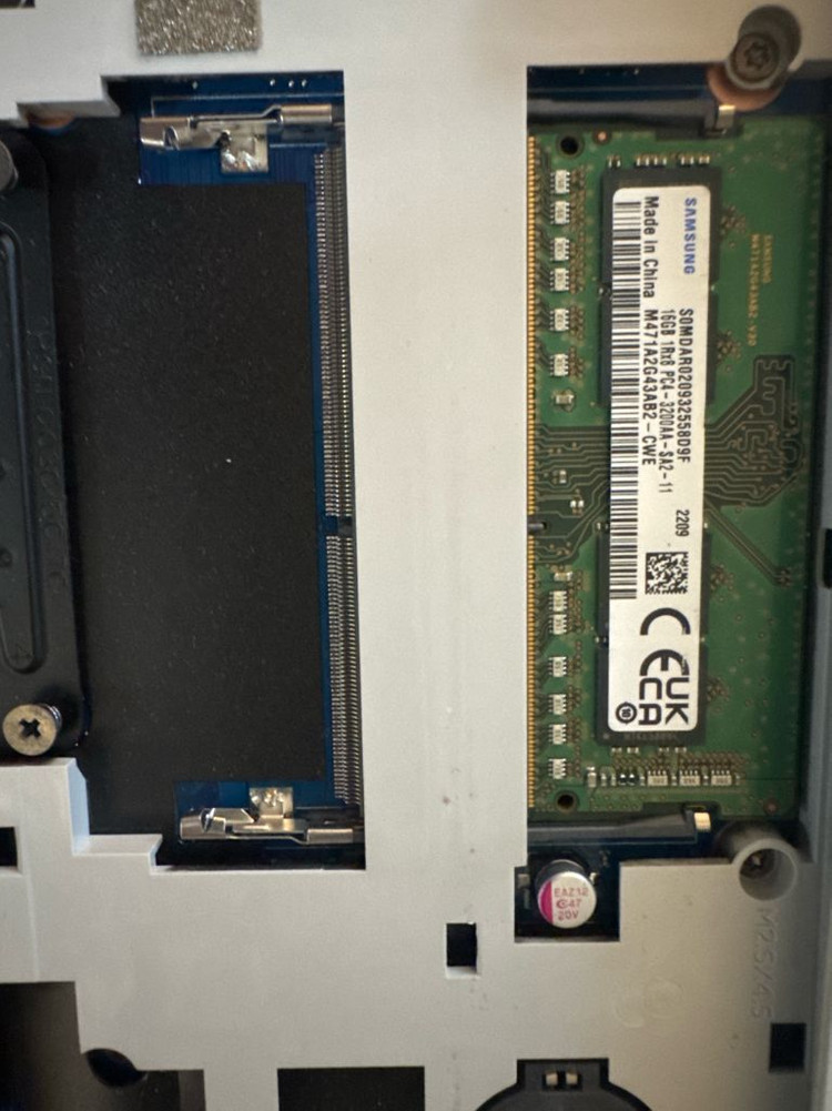 15인치 노트북 i5-8250u 16램 이미지