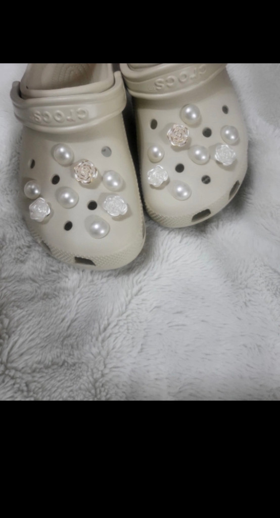 새상품)꽃진주 크록스 지비츠 세트 이미지