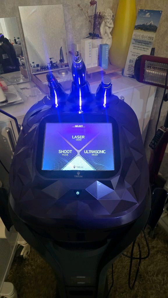 트라이엄 레이저 피부 미용기기 이미지