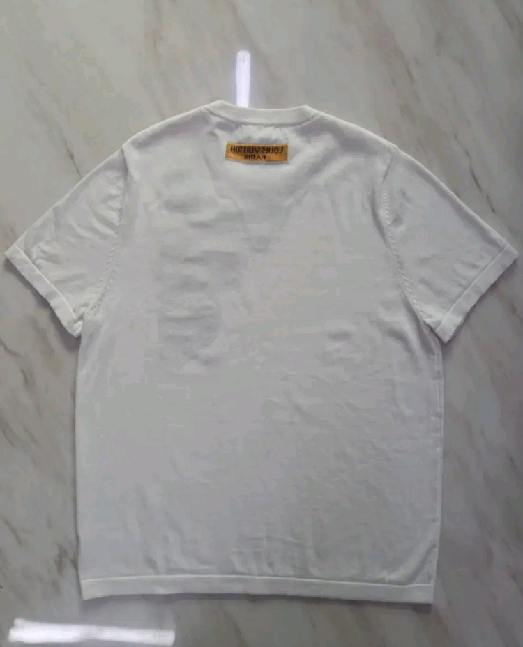 [파격가 미사용 새상품 남여공용] 루이비통 반팔 니트 L 사이즈 (샤넬 구찌 프라다 펜디 에르메스 디올) 이미지