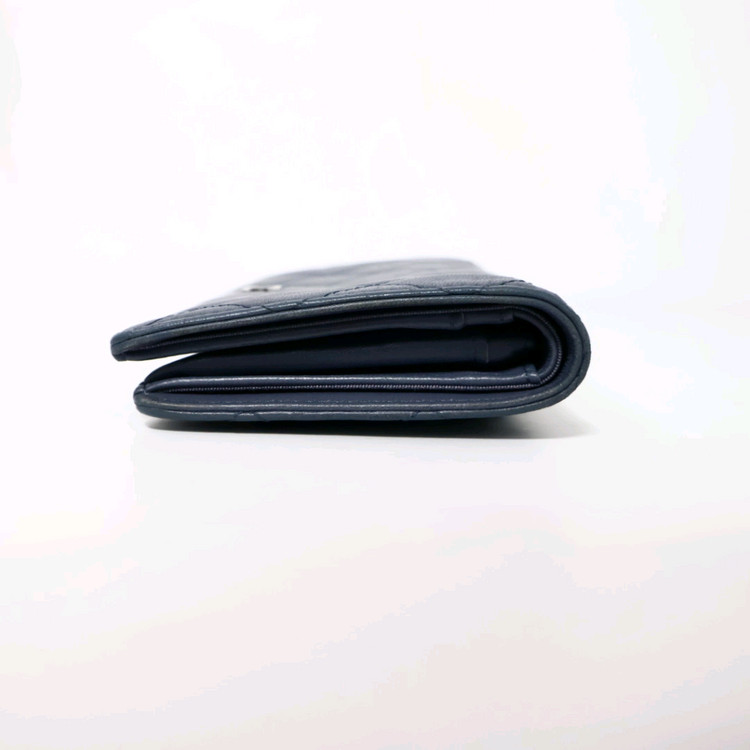 샤넬 캐비어 은장 CC로고 클래식 플랩 여성 장지갑 이미지