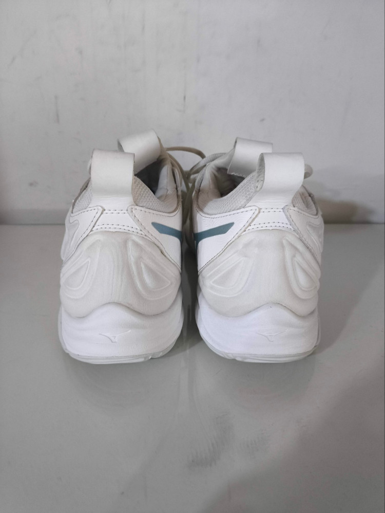 255mm 미즈노 웨이브 모멘텀3 인도어화 배드민턴화 이미지