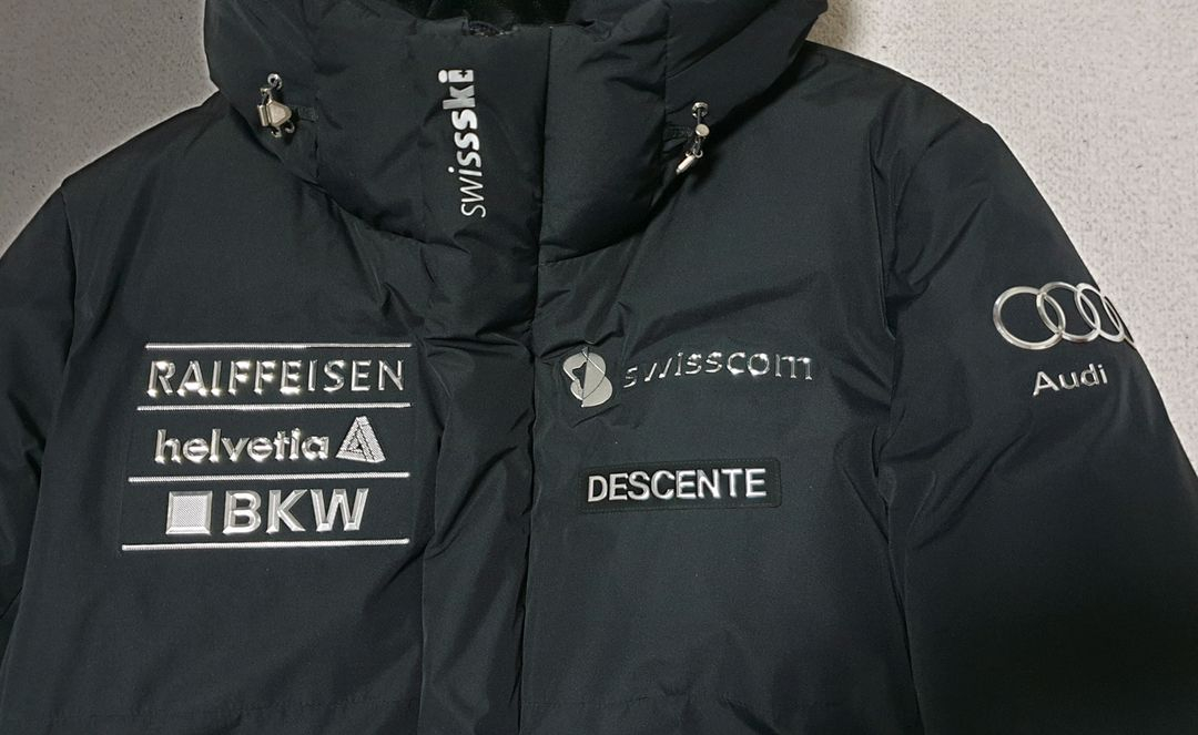 데상트 롱패딩 이미지