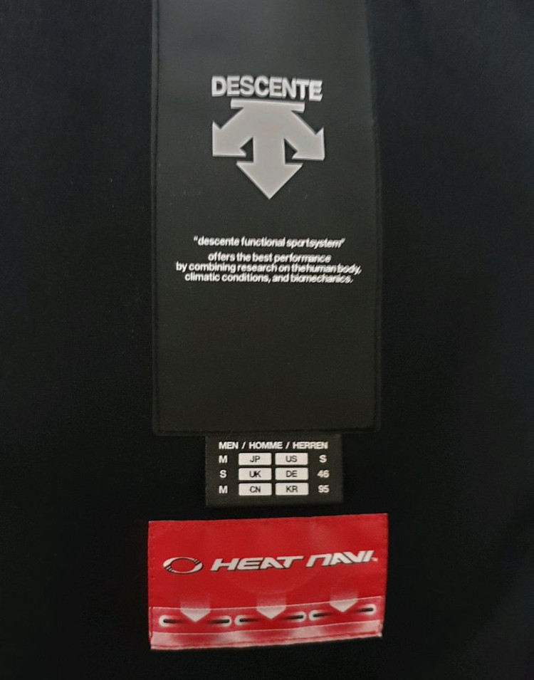 데상트 롱패딩 이미지