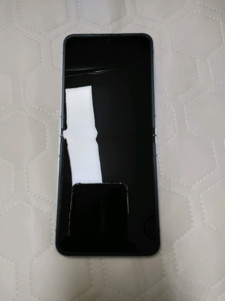 새폰급 ㅡ 개통일 보세요 ㅡ 갤럭시 Z플립6 256GB + 새케이스 이미지