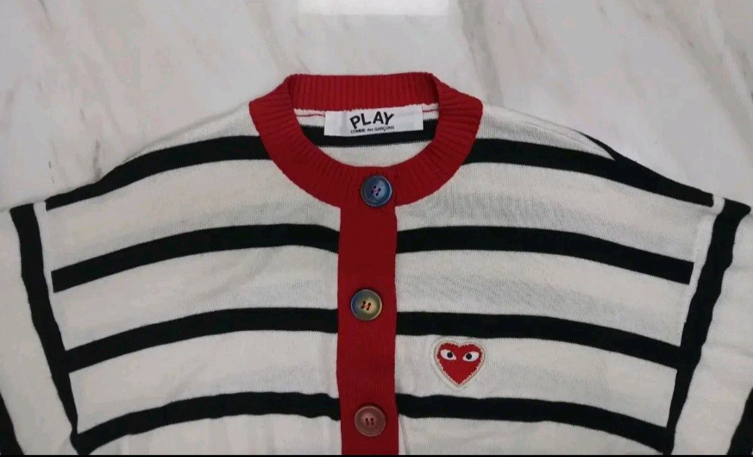 [새상품급 여성용] 꼼데가르송 울100% 플레이 라인의 스트라이프 니트 가디건 자켓 S 사이즈 이미지