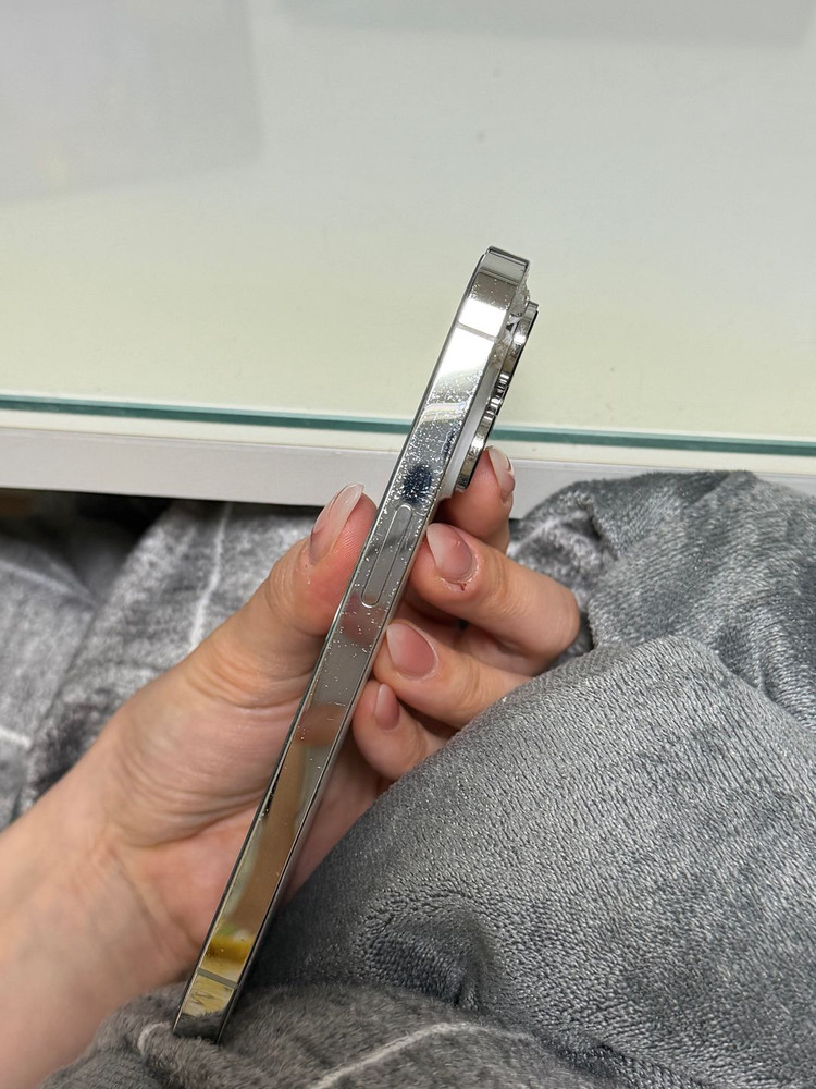아이폰 14프로 256gb 실버 후면파손 이미지