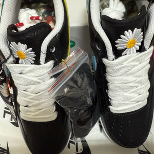 나이키 x 피스마이너스원 에어포스 1 로우 파라노이즈 3.0 블랙 앤 멀티컬러 260cm 새 상품 15만 이미지