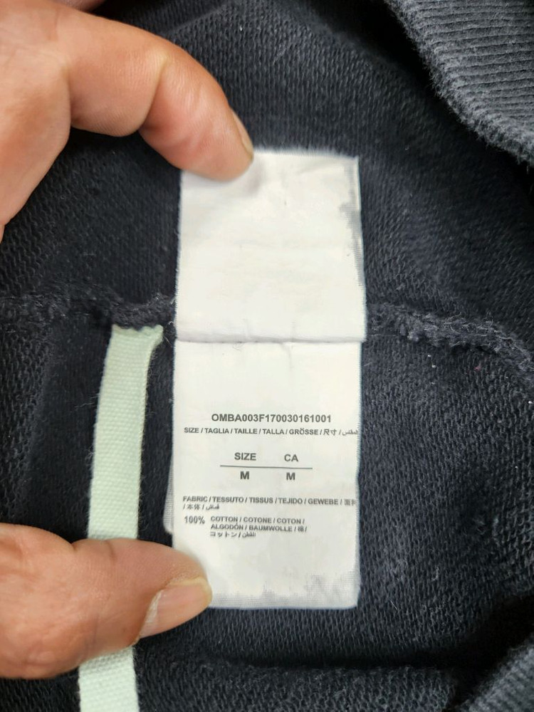 [정품 파격가 남여공용] 오프화이트 맨투맨 긴팔 M 사이즈 (발망 아미리 디스쿼어드2) 이미지