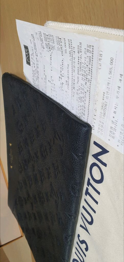 루이비통 앙프렝뜨 클러치백 정품S급(영수증O)구찌프라다디올고야드샤넬셀린느보테가생로랑버버리발렌시아가가방 이미지