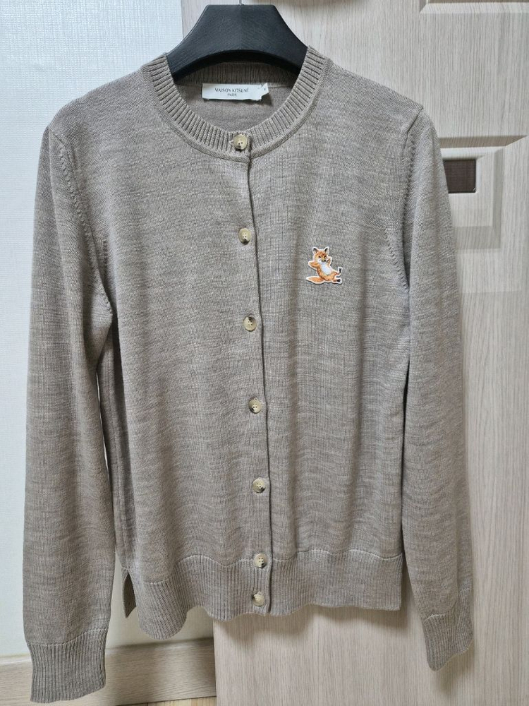 (제니착용)메종키츠네 여성 칠랙스 울 가디건 폭스 헤드 니트 이미지