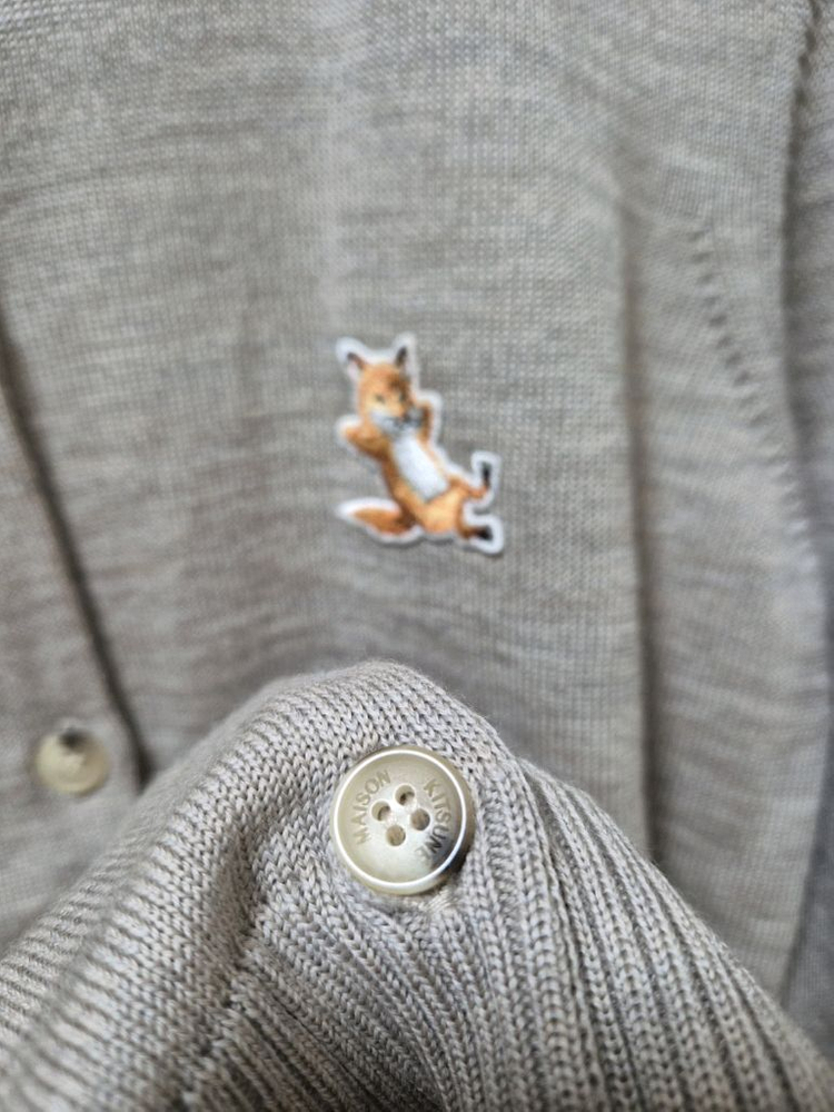 (제니착용)메종키츠네 여성 칠랙스 울 가디건 폭스 헤드 니트 이미지