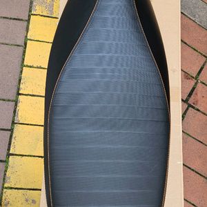 베스파 24년식 125GTS 순정시트 이미지