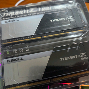 지스킬 트라이던트Z DDR4 4000 CL18 32GB (16gb x2) 이미지