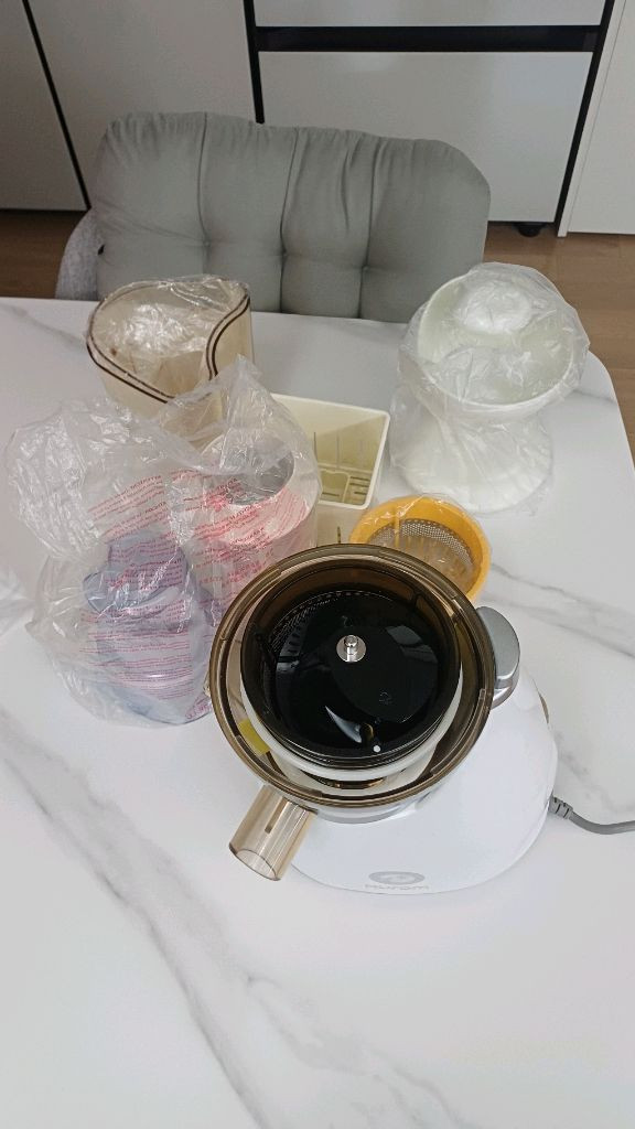 휴롬 sj-200b 착즙기 팝니다 이미지