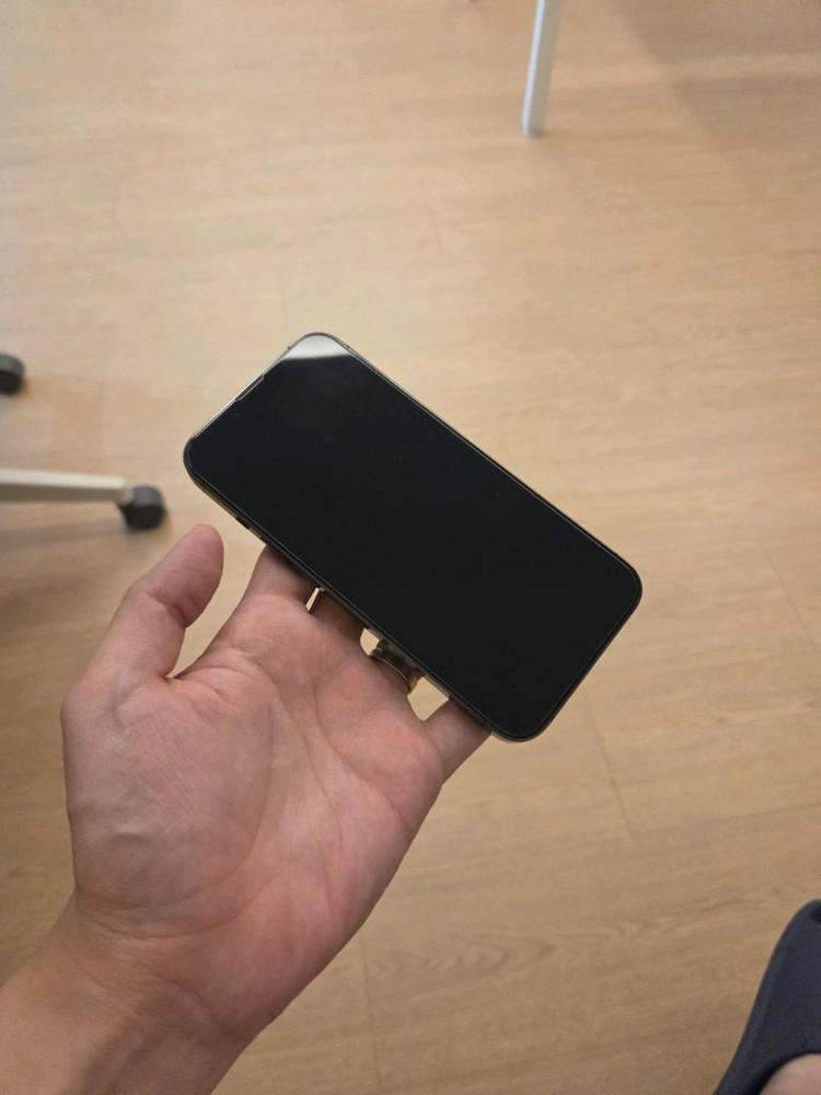 아이폰 13 프로 이미지