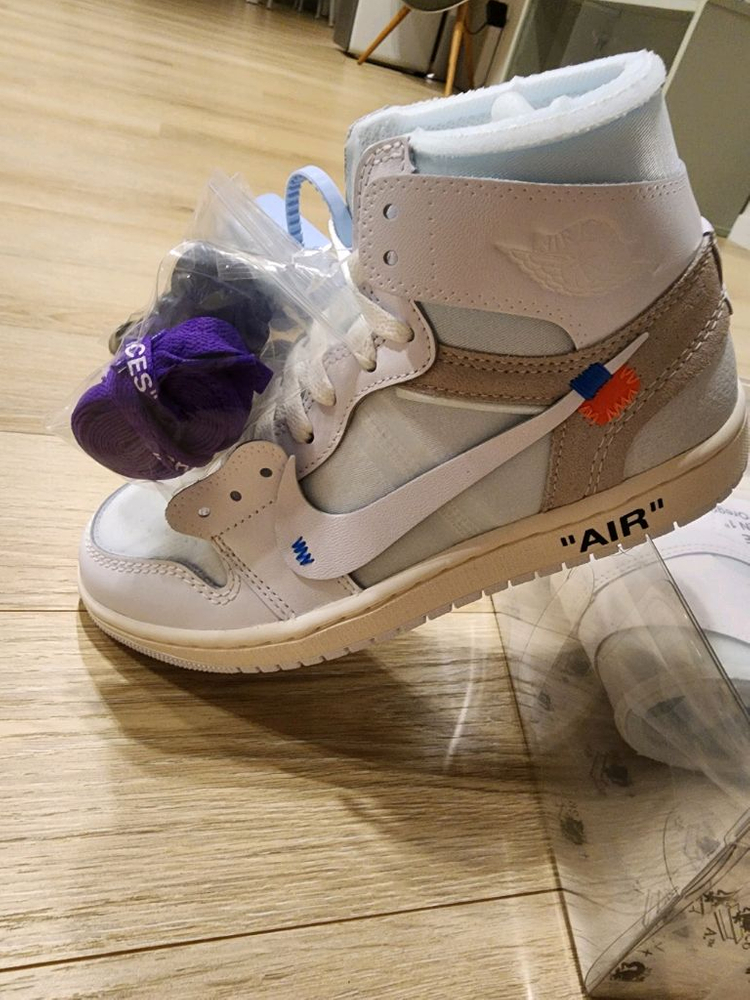 나이키 조던1 x 버질 알래스카 245 이미지