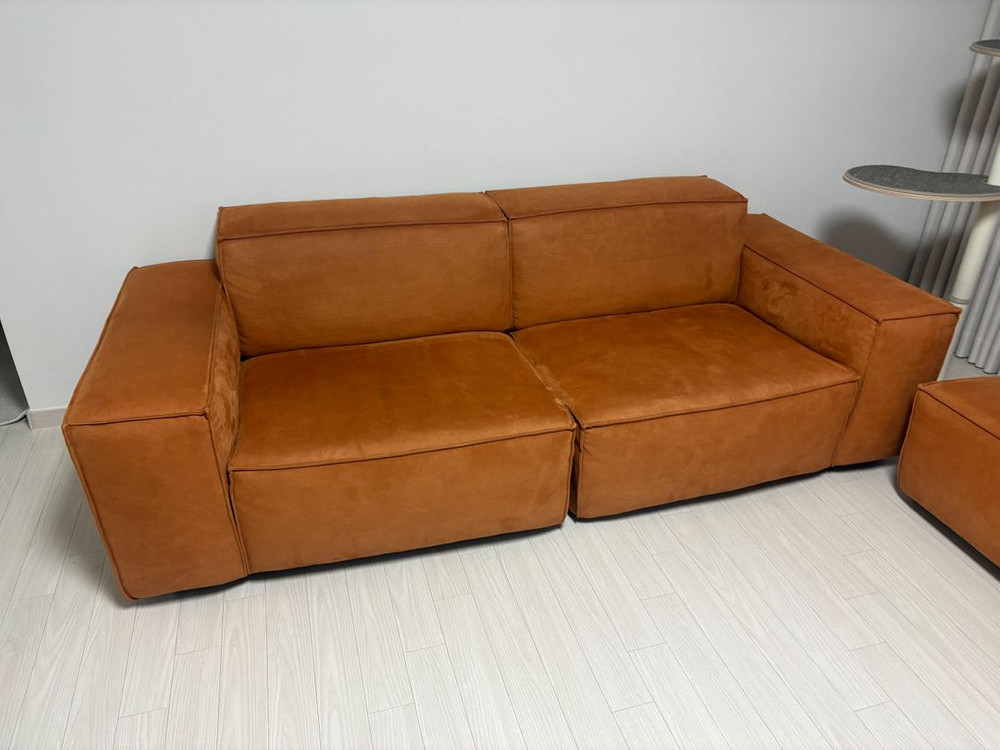 시스디자인 테라 브루투스 레더 패브릭 소파 판매합니다(텐저린 색상) 이미지