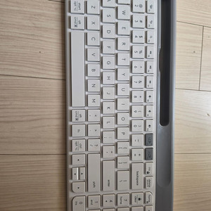 로지텍 K580 무선키보드 이미지