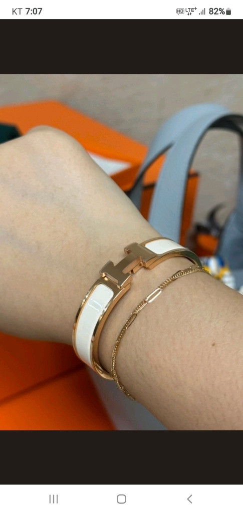 에르메스 클릭아슈pm 팔찌 정품S급(감정O)구찌프라다루이비통디올고야드샤넬셀린느보테가생로랑발렌시아가버버리가방 이미지