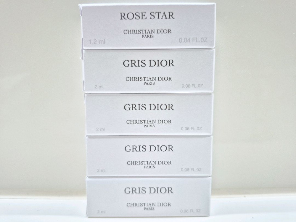 그리 디올 로즈 스타 오 드 퍼퓸 라 콜렉시옹 프리베 크리스챤 디올 아이코닉 향수 시프레 플로럴 앰버 이미지