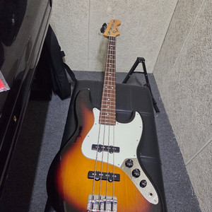 펜더 하이브리드2 재즈베이스 4현 이미지