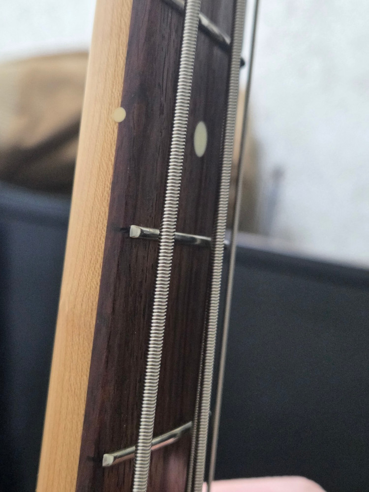 펜더 하이브리드2 재즈베이스 4현 이미지