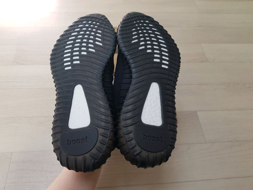 [255] 이지부스트 350 v2 브레드 아코탭 정품 미시착 새상품 이미지