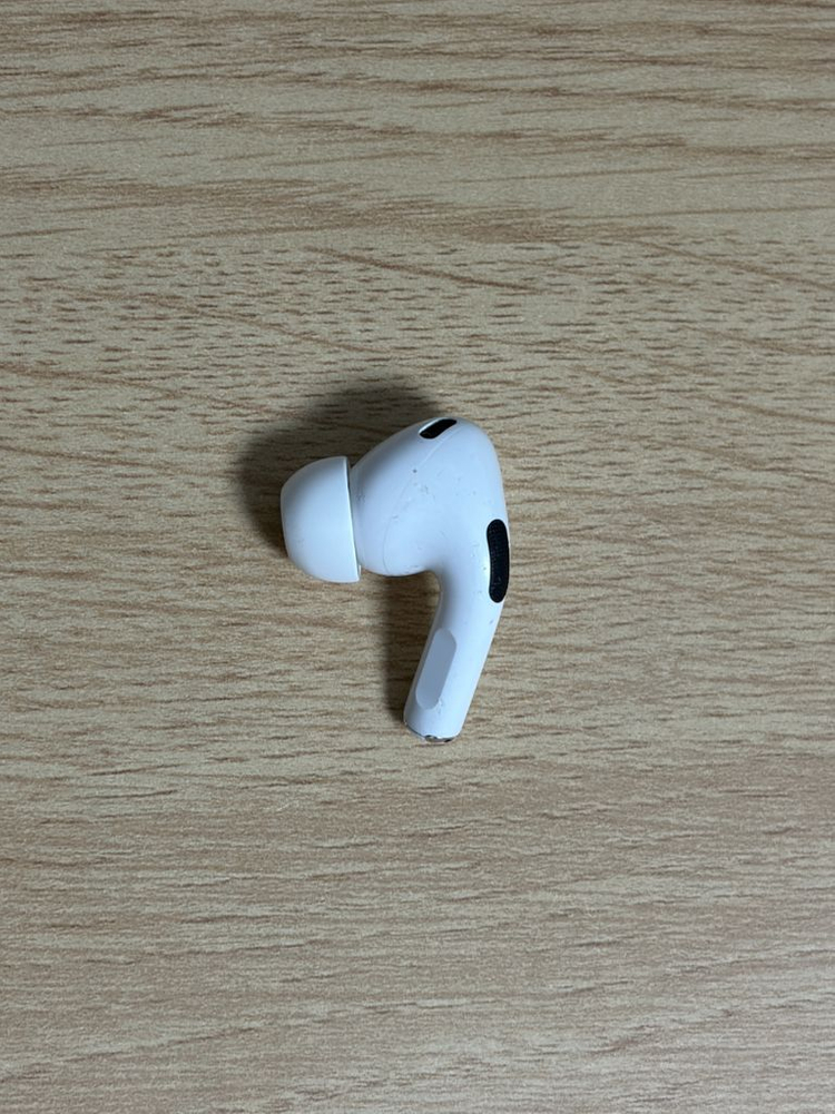 에어팟 프로2세대 c타입 왼쪽 이미지