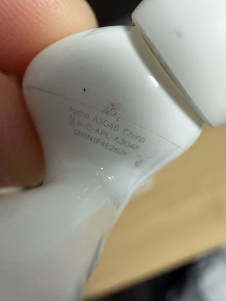 에어팟 프로2세대 c타입 왼쪽 이미지