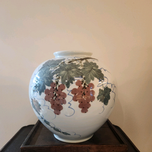 청우요 청화 철화 포도문 백자호 이미지