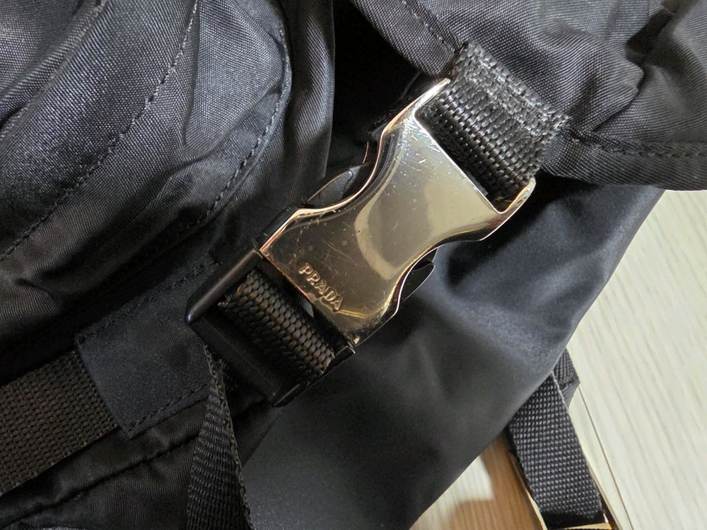 프라다 이서진 블랙 백팩 이미지