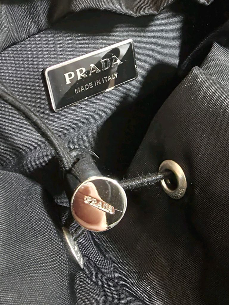 프라다 이서진 블랙 백팩 이미지