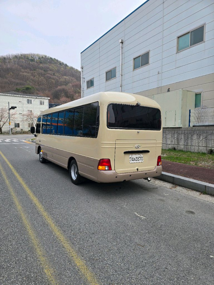 뉴카운티 2014년식 롱 25인승 이미지