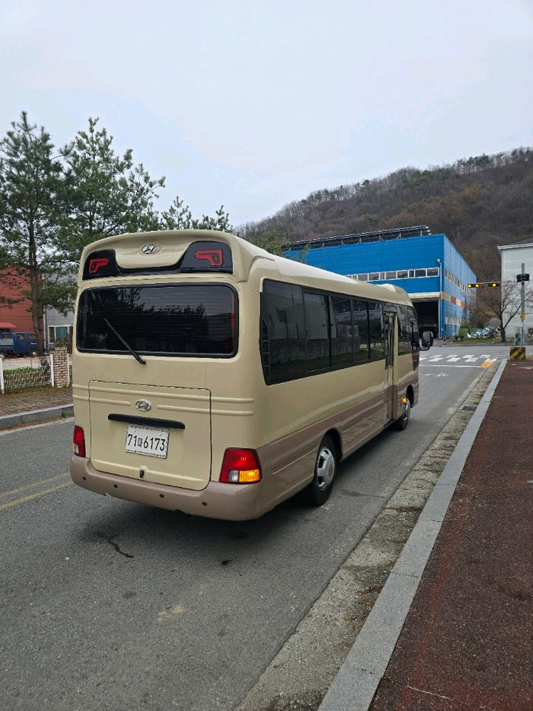 뉴카운티2013년롱바디25인승 이미지