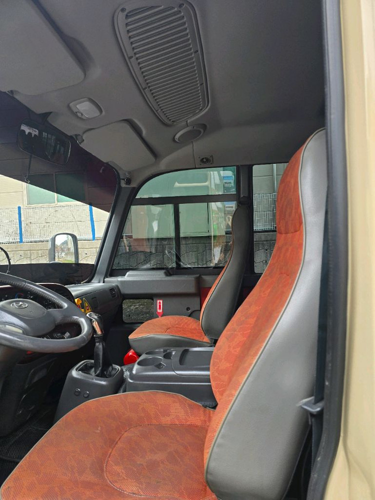 뉴카운티2013년롱바디25인승 이미지