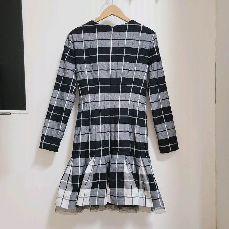 여성55 s 스몰 2사이즈 DKNY 체크 플레어 원피스 봄 가을 블랙 앤 화이트 한섬 하객룩 면원피스 명품 여성복 이미지