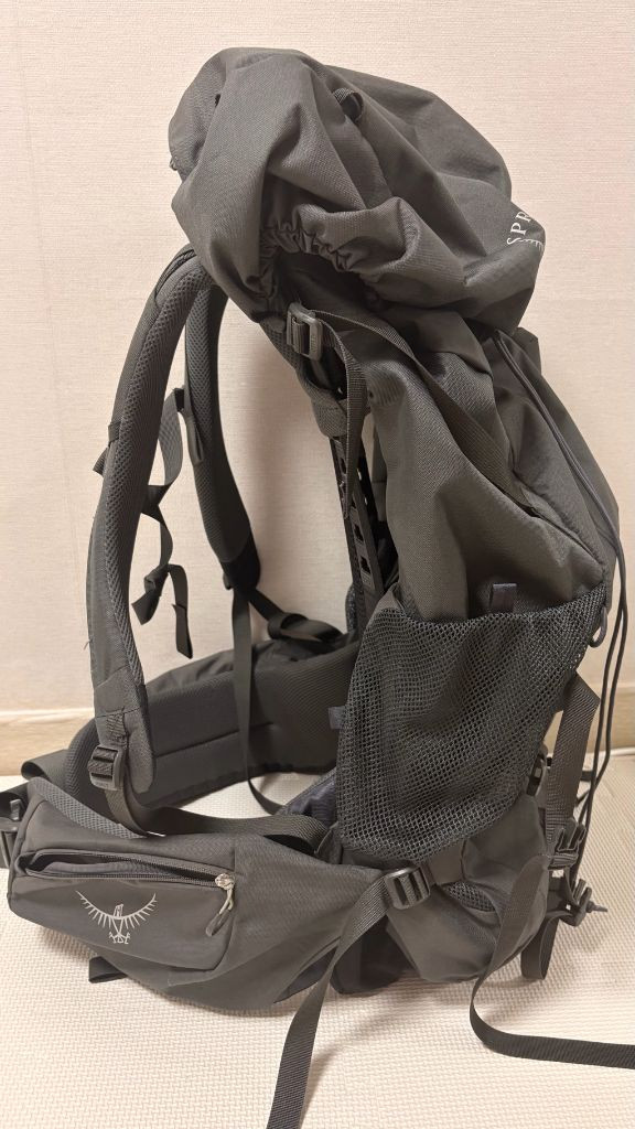 오스프리 렌 65 여성 등산 배낭 그레이 (방수커버 포함) 이미지