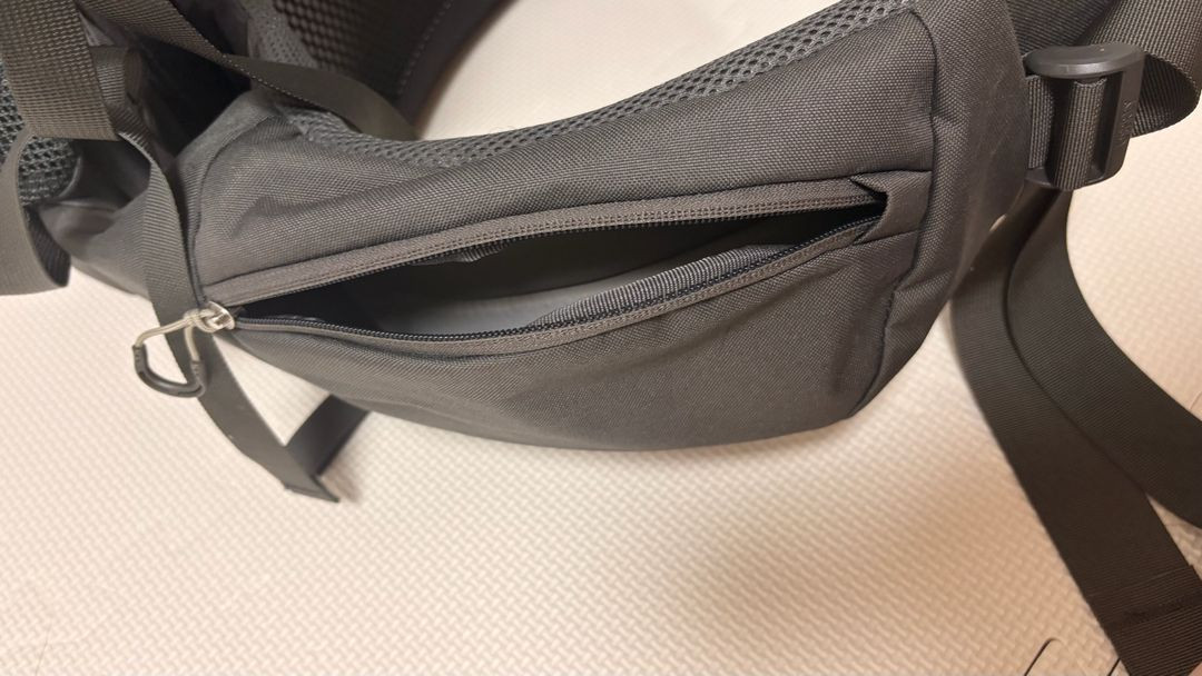 오스프리 렌 65 여성 등산 배낭 그레이 (방수커버 포함) 이미지