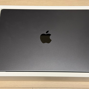 [신품급] 맥북 프로 14 M5, 스페이스 블랙, 16GB, 1TB 이미지