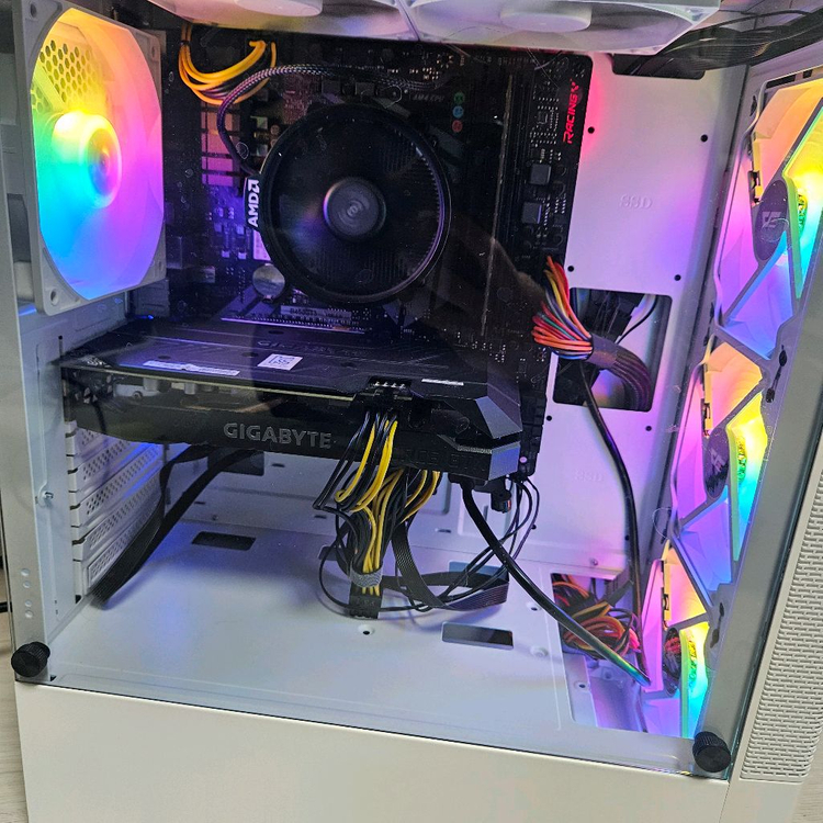 고성능 게이밍 PC 반본체 이미지