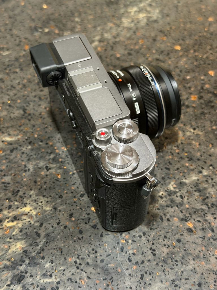 파나소닉 루믹스 GX9 및 마포 렌즈 이미지