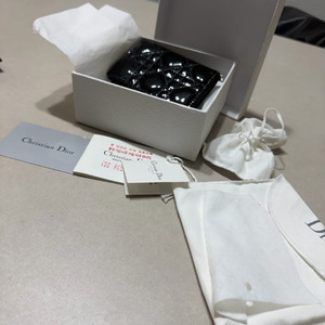 디올 카드지갑 이미지