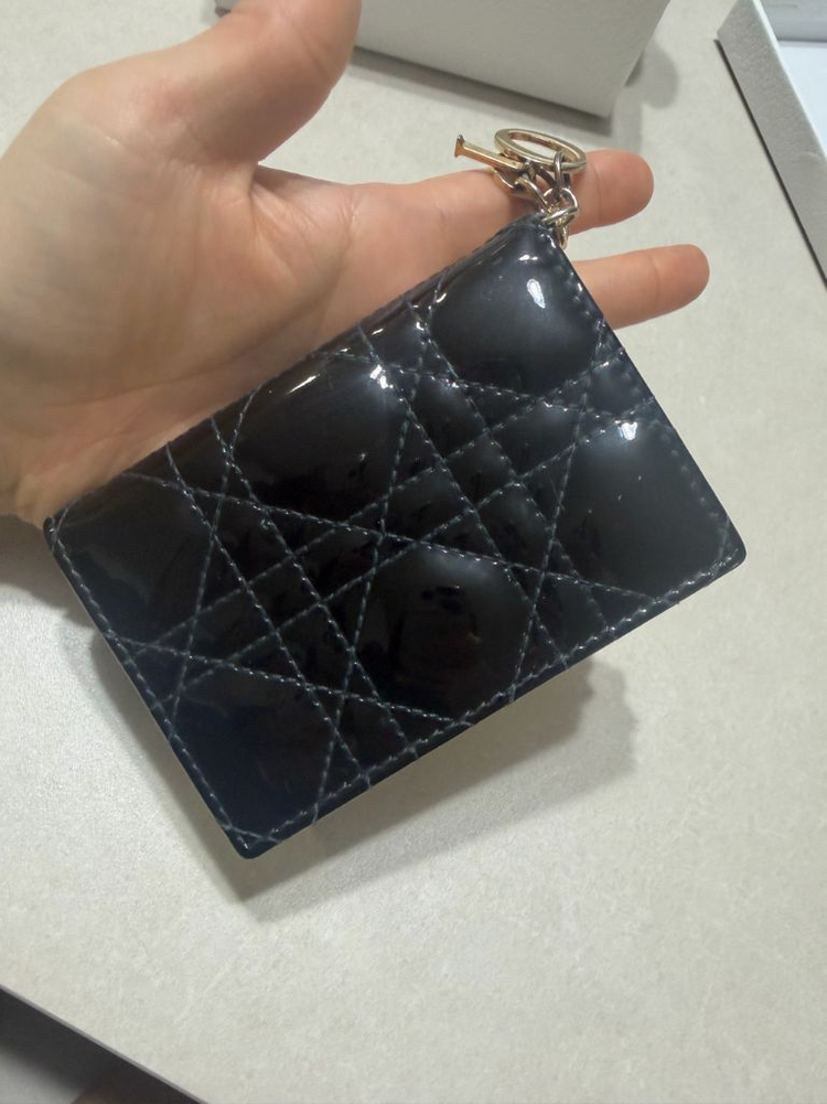 디올 카드지갑 이미지