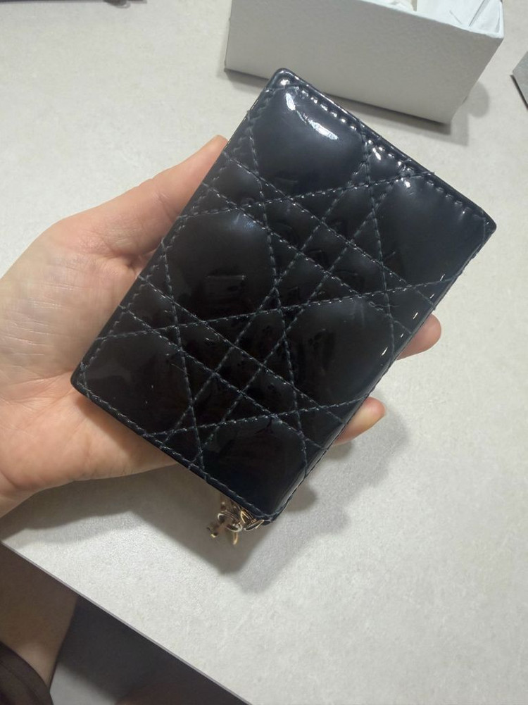 디올 카드지갑 이미지